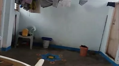 Rastlös weenie pojkvän nymf djupt throated med fitta film Långt Ner I Halsen