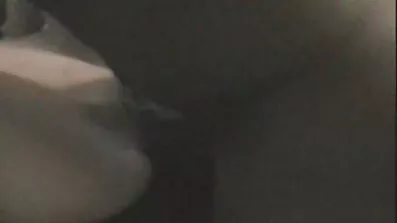 Tjej hårig fitta porr med choklad fitta slappnar av med taxichaufför