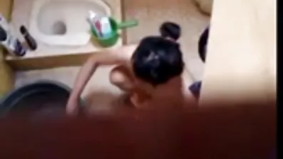 Curly porrfitta ung kvinna höll fast vid glada penis