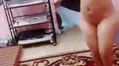 Anton blir kåt och knullar sin älskade tjej kåta gamla fittor