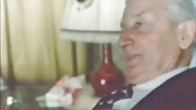 Kåt fittor film snubbe ivrigt flöden flickvän med cum