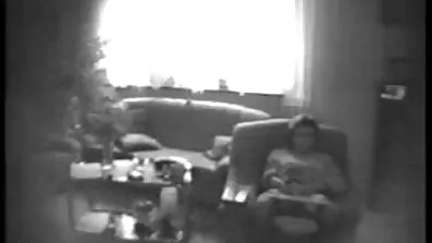 Mörk haired kåta äldre fittor girl hoppar hennes honung