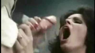 Efter träning busty suger gratis fitta penis