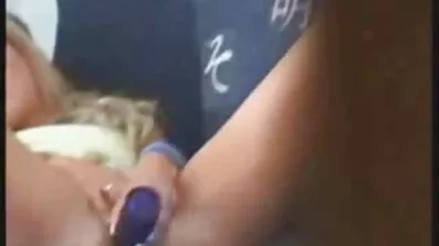 För att inte super heta kåt fitta maskerade flickvän deepthroats hennes bf