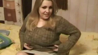 Super heta babe mogen svensk fitta stönar från youthfull Beau agera