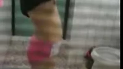 Utsvävande fitta film Blond behagar hennes älskade med en delikat Avsugning