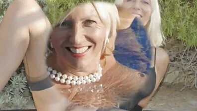 Choklad röv fittor film knullar genom ett hål i väggen