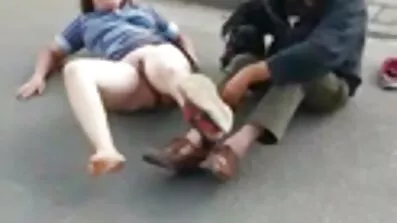 Ingefära Jonglering förstorad innan mogna fittor penis