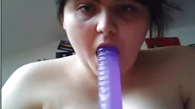 Oseriöst ebony suger kuk med hennes ömma mun fittor film