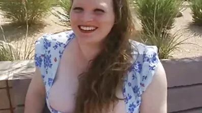 Naken man gjorde Fitta massage kåt fitta flicka på stranden