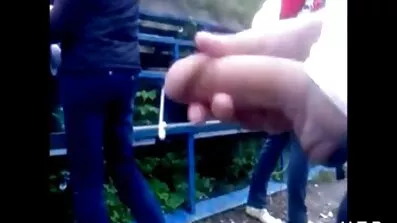 Hon blev av med hennes porr fitta trosor och upphetsad hennes man med grenen