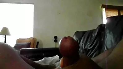 Söt tjej har en kille med en tonåring thailändsk fitta borste på huvudet
