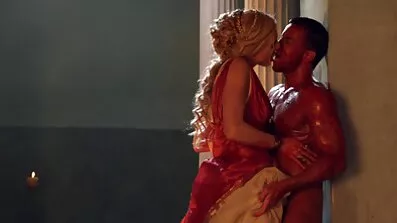 Tonåring tonåringar har passionerat sex i köket fitta på film