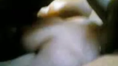 Gammal ung svensk fitta dam mätta hennes flickväns mun