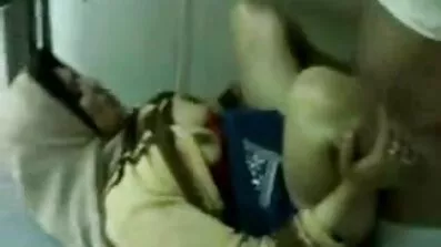 Ung flicka jävla fittor film Skinn Ragazza